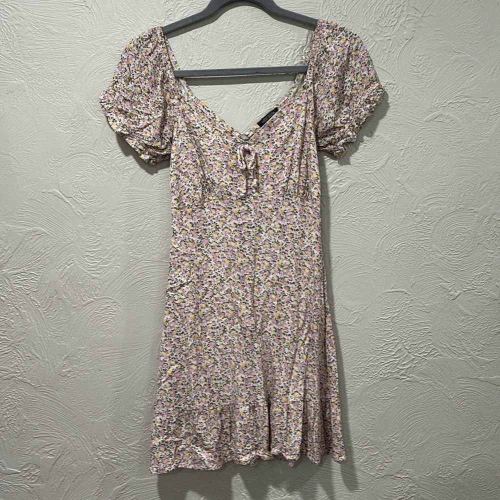 Wild Fable floral mini dress with keyhole back juniors size XS